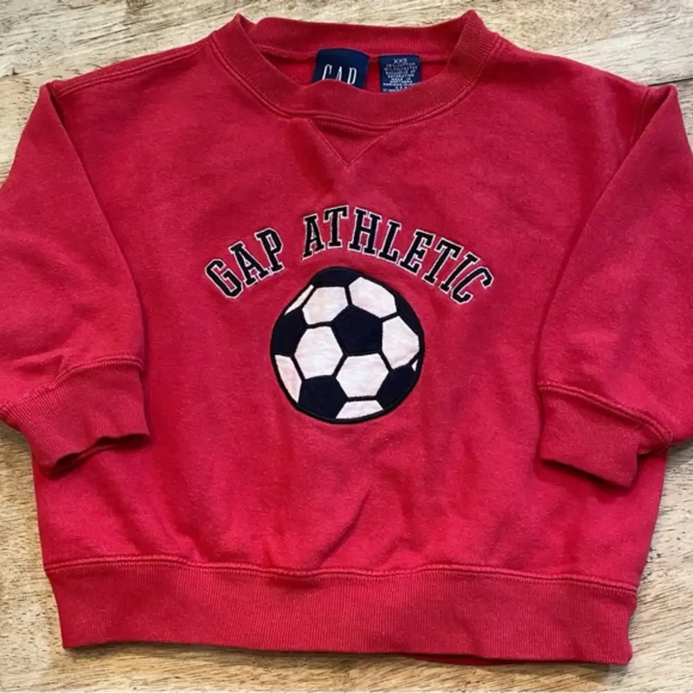 Vintage Gap XXS Red “Gap Athletic” Graphic Crew Neck Long Sleeve Sweatshirt‎
